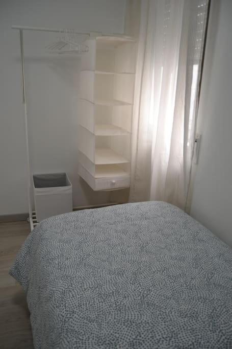 Cozy And Well Connected Apartment セビリア エクステリア 写真