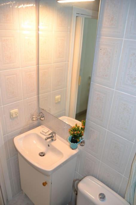 Cozy And Well Connected Apartment セビリア エクステリア 写真
